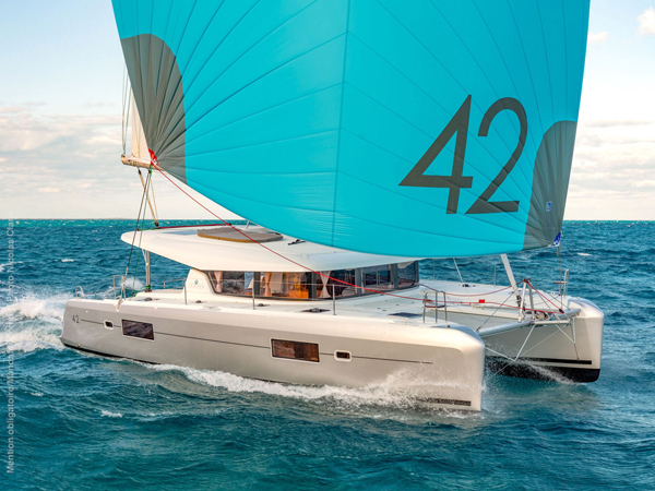 charter catamaran lagoon 42 